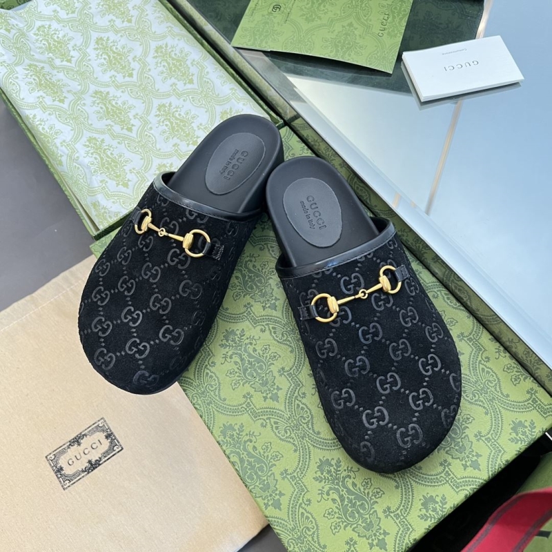 G*u*i slippers